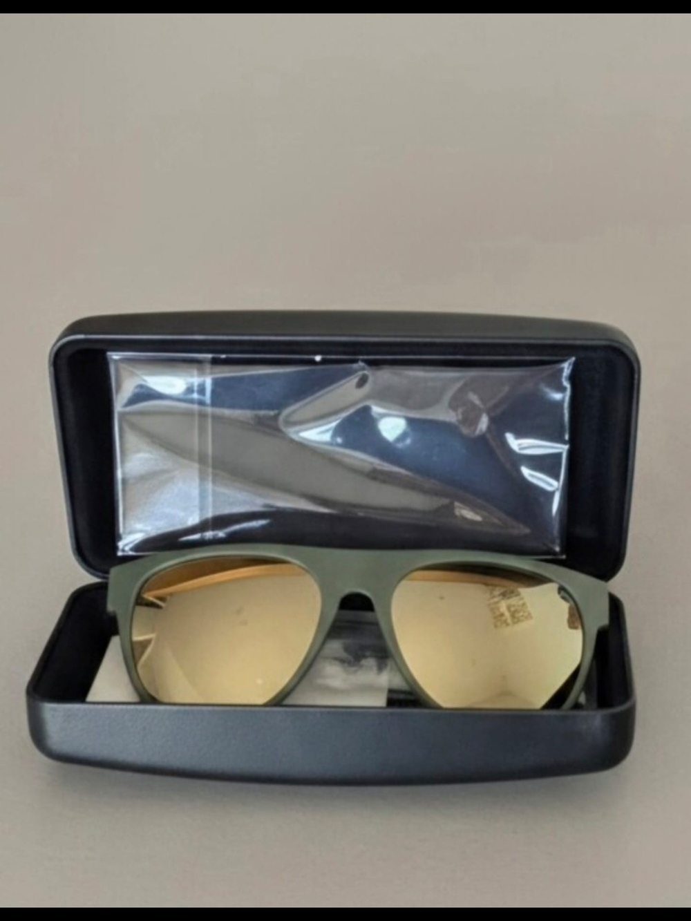 NWT - No Scratches: Unisex Versace Mirror Gold Sunglasses